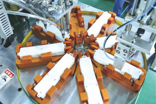 Mesin Pengencang Sekrup Otomatis Multi-Head 1 Mesin Pengencang Sekrup Otomatis Multi-Head 1
